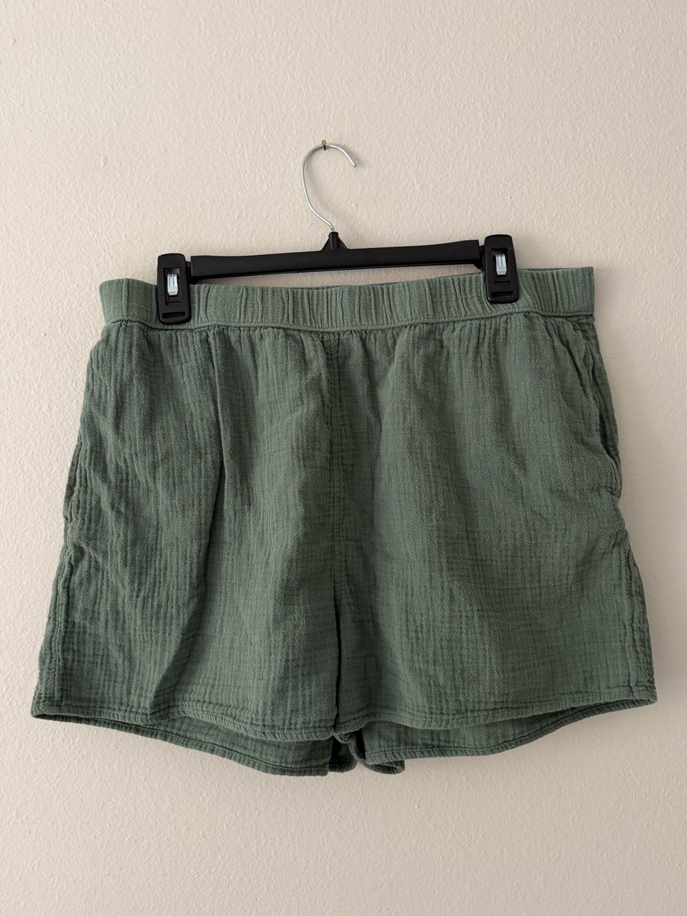 Universal Thread Olive High-Waist Pull on Shorts